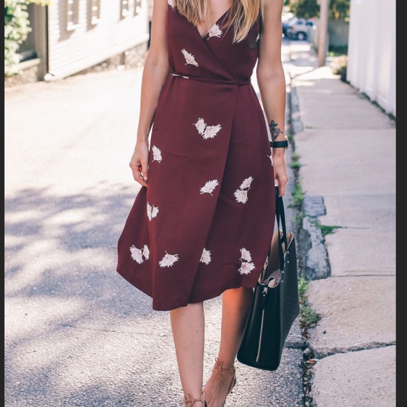 Ann Taylor Wine Red Floral Wrap Dress Size 0P - Picture 9 of 9